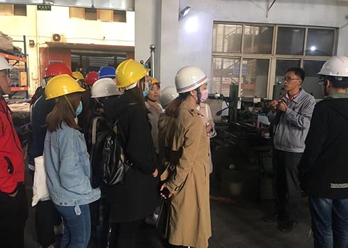 熱烈歡迎青島科技大學學生到青島豐東參觀學習